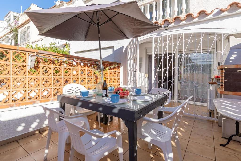 A16-Casa Con Barbacoa En La Playa Villa Empuriabrava Kültér fotó